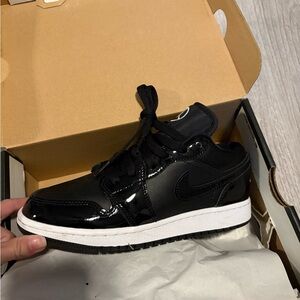 Nike Men's Black and White Sneakers